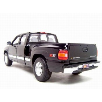 Коллекционная модель    1999 CHEVY SILVERADO EXT CAB STEPSIDE BLACK (E130263971724)